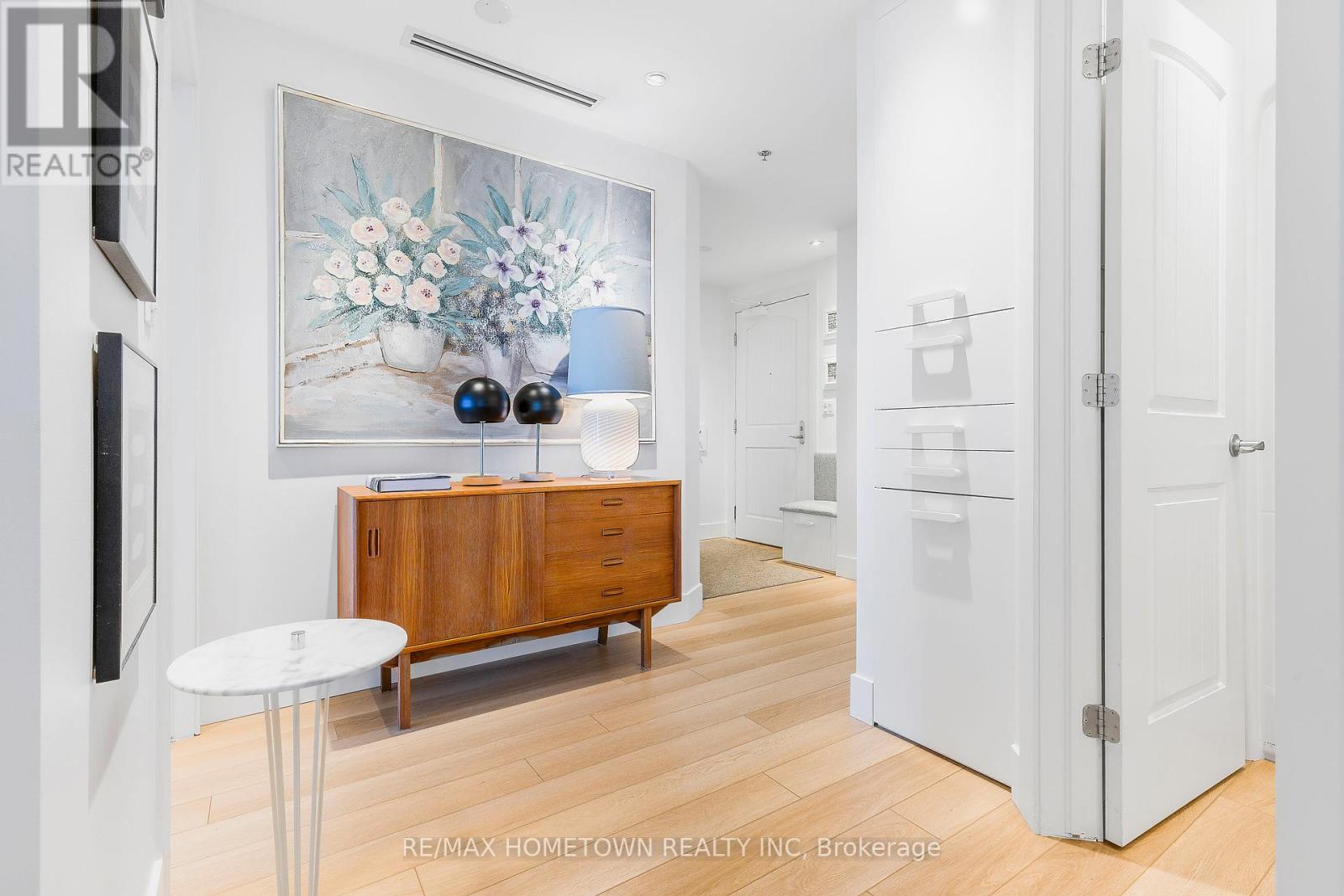 1205 - 15 St Andrew Street, Brockville, Ontario  K6V 0B8 - Photo 2 - X12814706