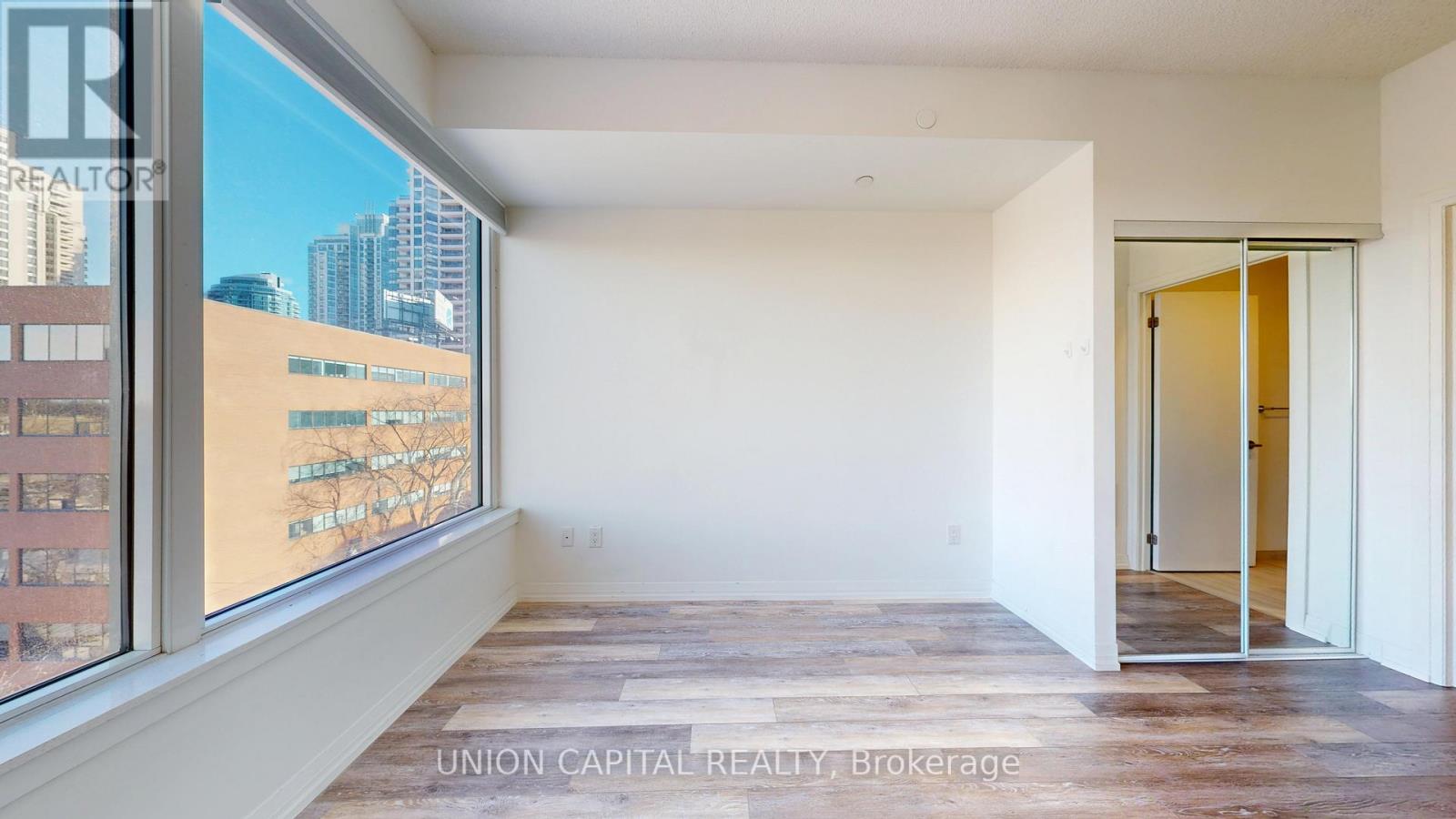 715 - 75 Canterbury Place, Toronto, Ontario  M2N 0L2 - Photo 17 - C12814592