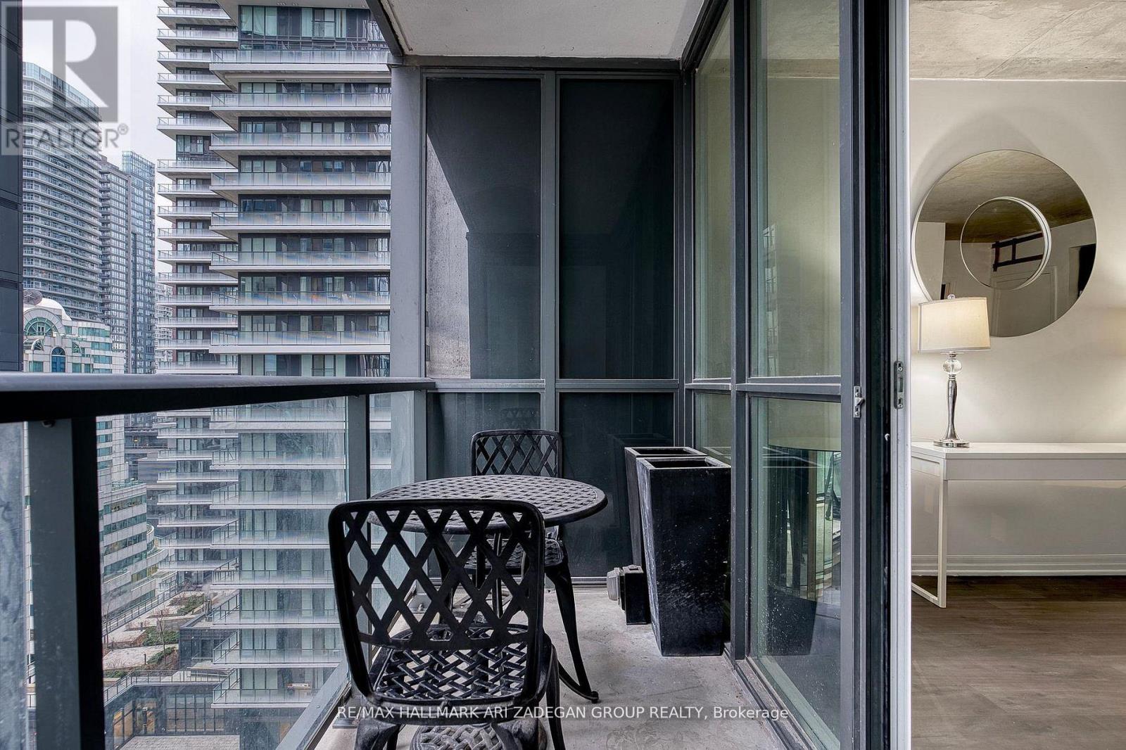 1701 - 88 Blue Jays Way, Toronto, Ontario  M5V 2G3 - Photo 19 - C12814604
