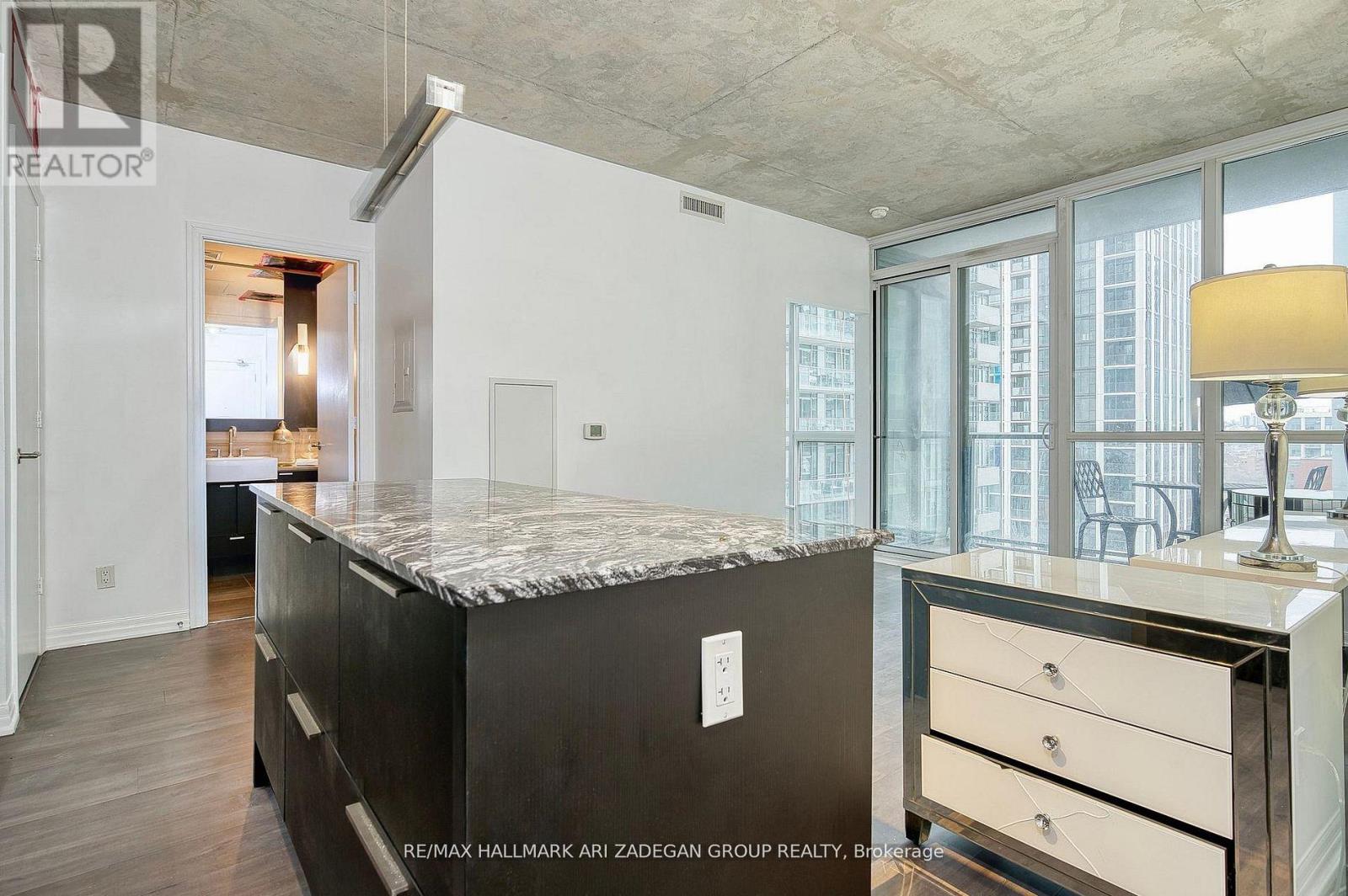 1701 - 88 Blue Jays Way, Toronto, Ontario  M5V 2G3 - Photo 8 - C12814604