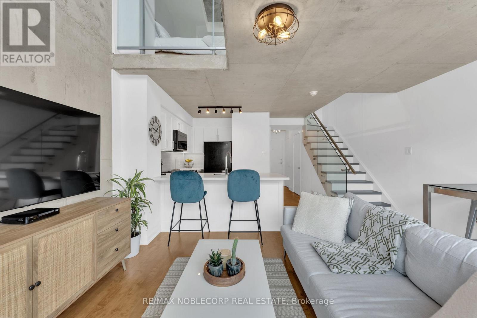 323 - 954 KING STREET W, Toronto, Ontario