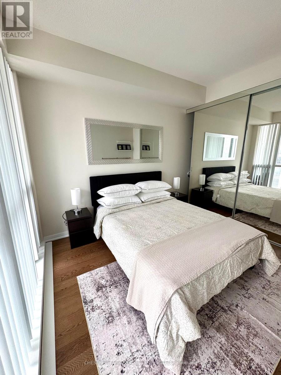 1404 - 770 Bay Street, Toronto (Bay Street Corridor), Ontario  M5G 1N6 - Photo 10 - C12814734