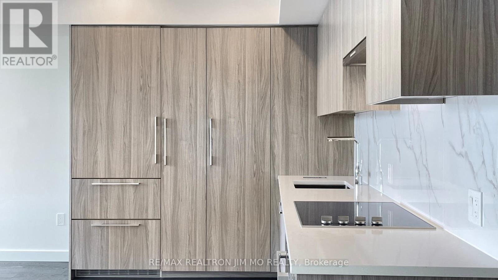 6906 - 3 Concord Cityplace Way, Toronto, Ontario  M5V 0X4 - Photo 13 - C12814754