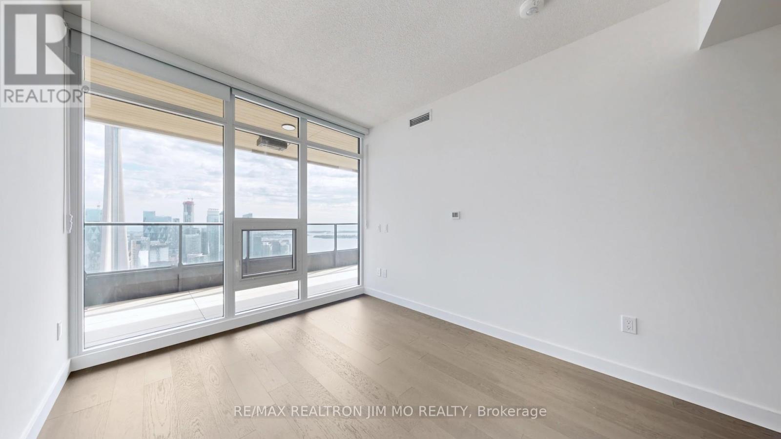 6906 - 3 Concord Cityplace Way, Toronto, Ontario  M5V 0X4 - Photo 19 - C12814754