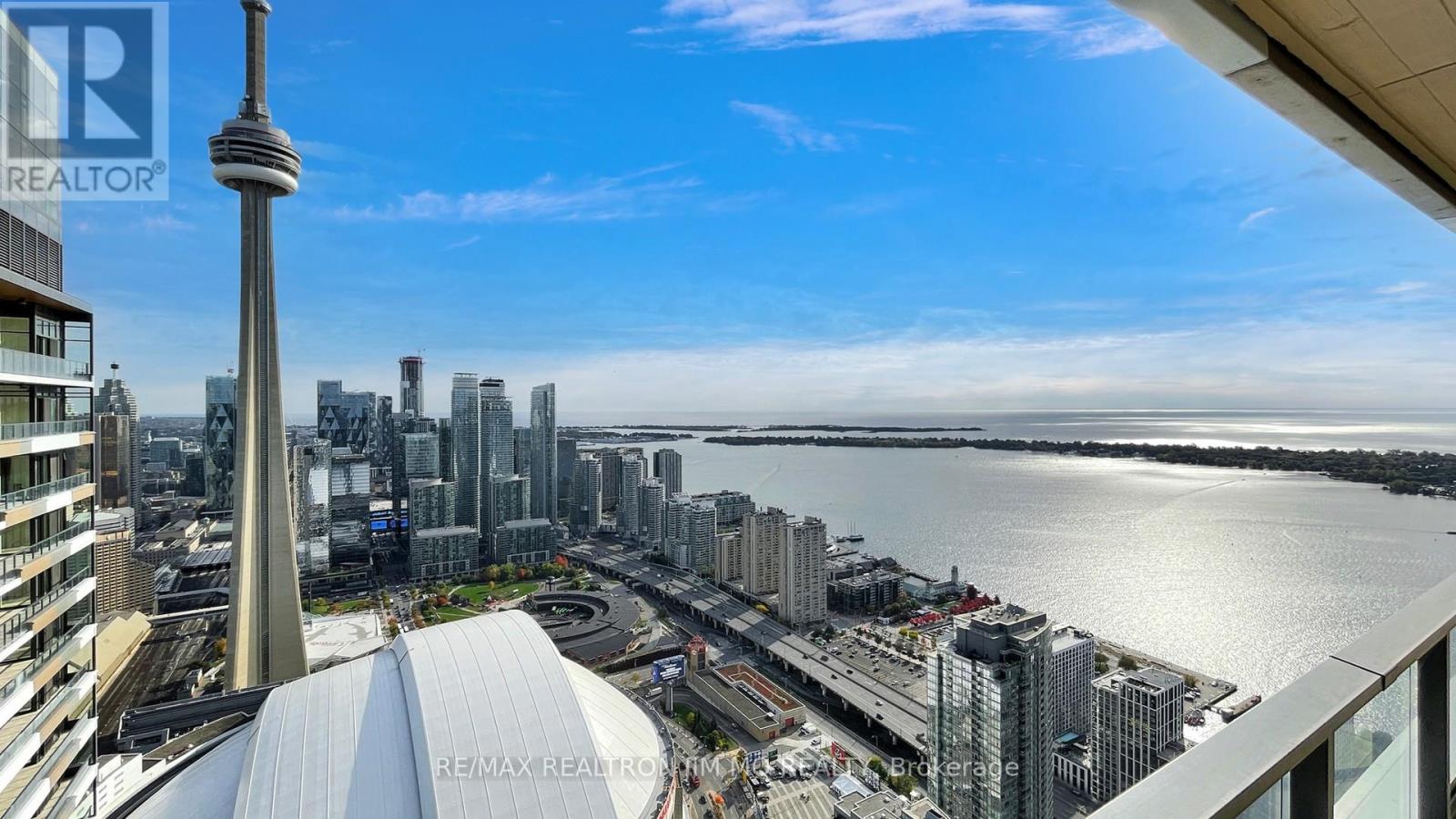 6906 - 3 Concord Cityplace Way, Toronto, Ontario  M5V 0X4 - Photo 2 - C12814754