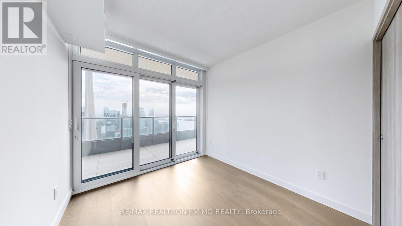 6906 - 3 Concord Cityplace Way, Toronto, Ontario  M5V 0X4 - Photo 24 - C12814754