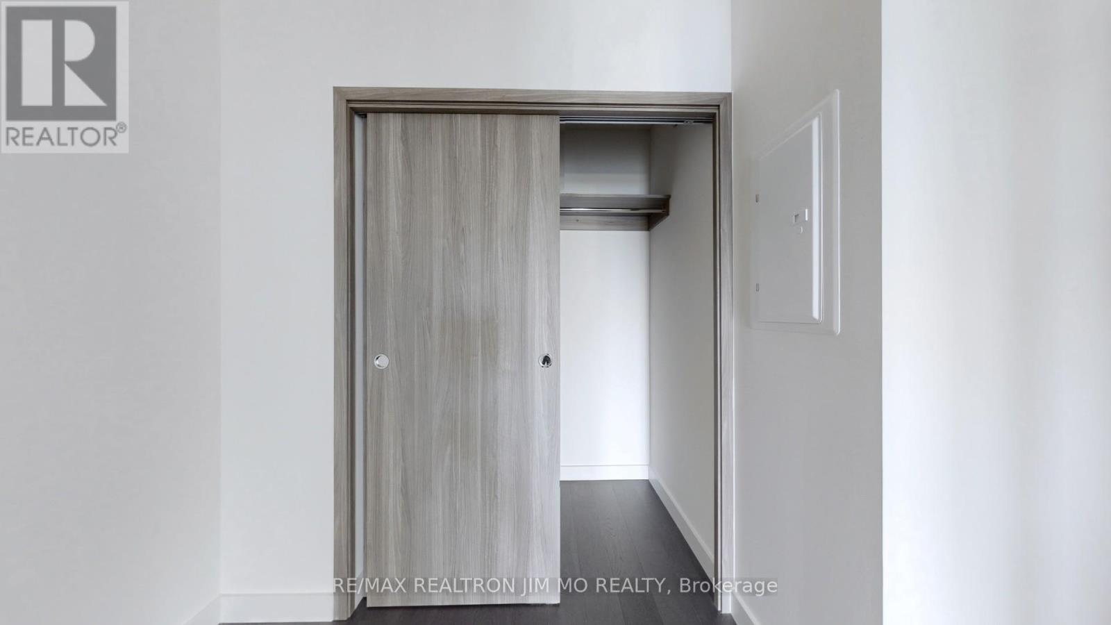 6906 - 3 Concord Cityplace Way, Toronto, Ontario  M5V 0X4 - Photo 28 - C12814754