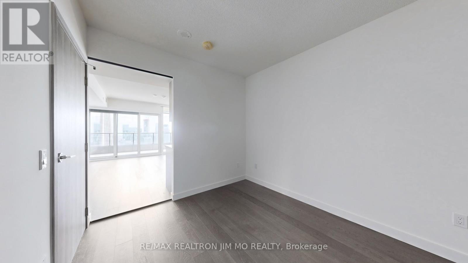 6906 - 3 Concord Cityplace Way, Toronto, Ontario  M5V 0X4 - Photo 29 - C12814754