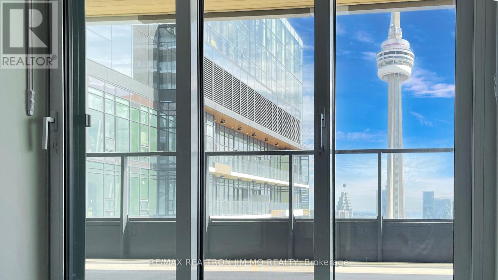 6906 - 3 Concord Cityplace Way, Toronto, Ontario  M5V 0X4 - Photo 36 - C12814754