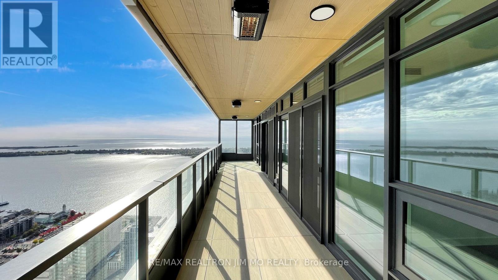 6906 - 3 Concord Cityplace Way, Toronto, Ontario  M5V 0X4 - Photo 38 - C12814754