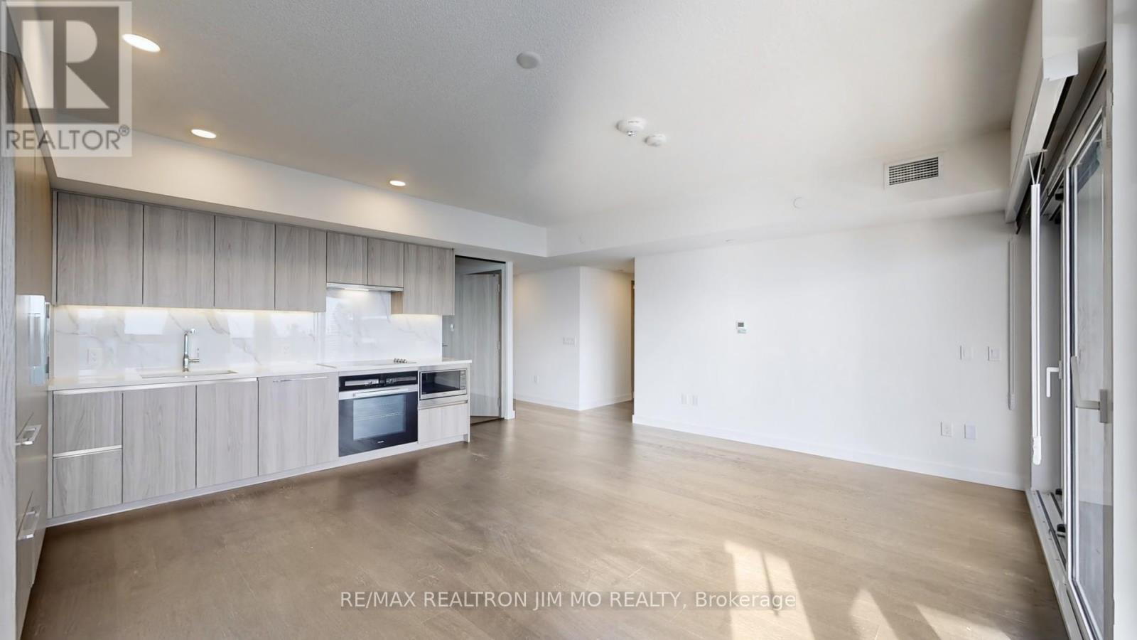 6906 - 3 Concord Cityplace Way, Toronto, Ontario  M5V 0X4 - Photo 7 - C12814754