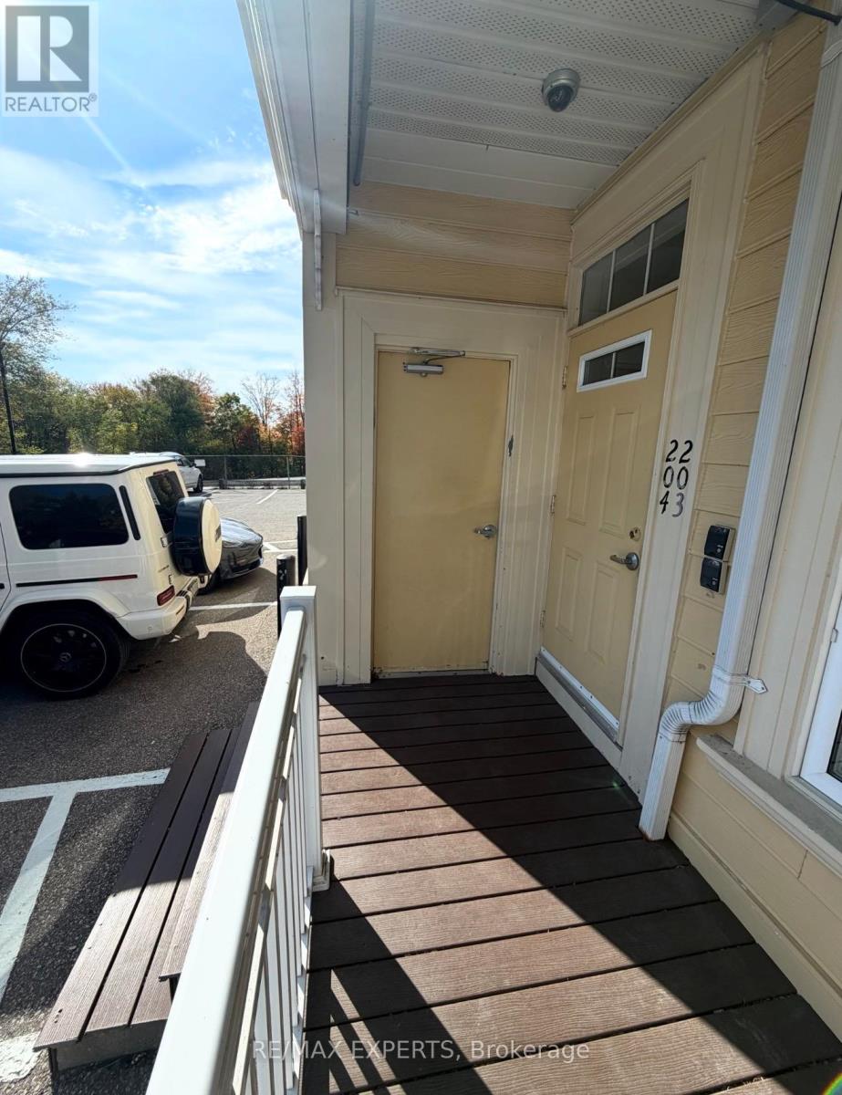 204 - 10472 Islington Avenue, Vaughan, Ontario  L0J 1C0 - Photo 4 - N12814564