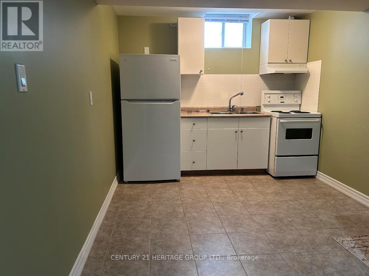 Bsmt - 587 Mulock Court, Newmarket, Ontario  L3Y 5H1 - Photo 2 - N12814620