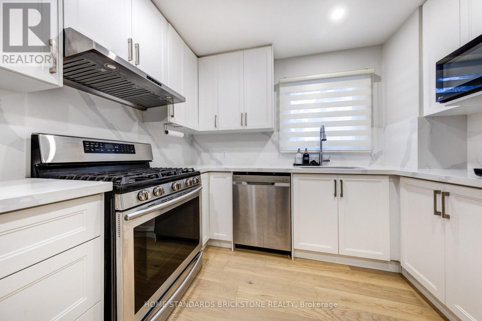 25 Hester Court, Markham, Ontario  L3T 3K4 - Photo 13 - N12814640