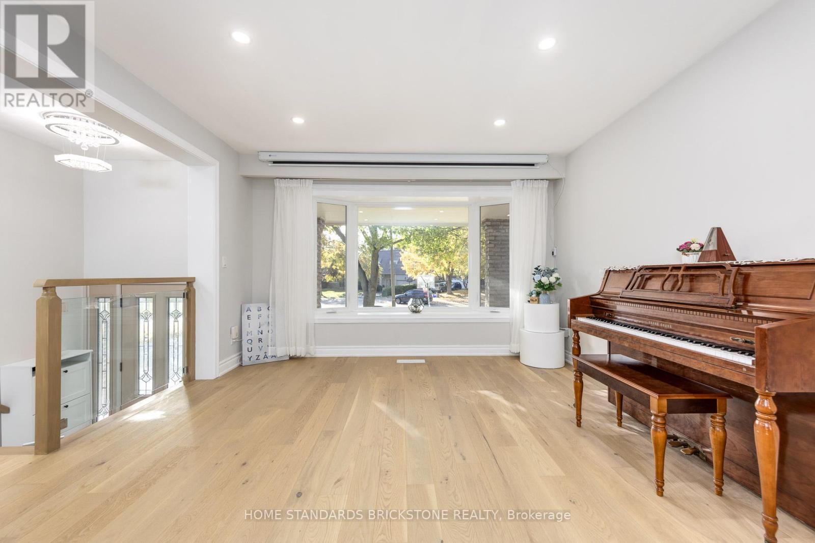 25 Hester Court, Markham, Ontario  L3T 3K4 - Photo 6 - N12814640