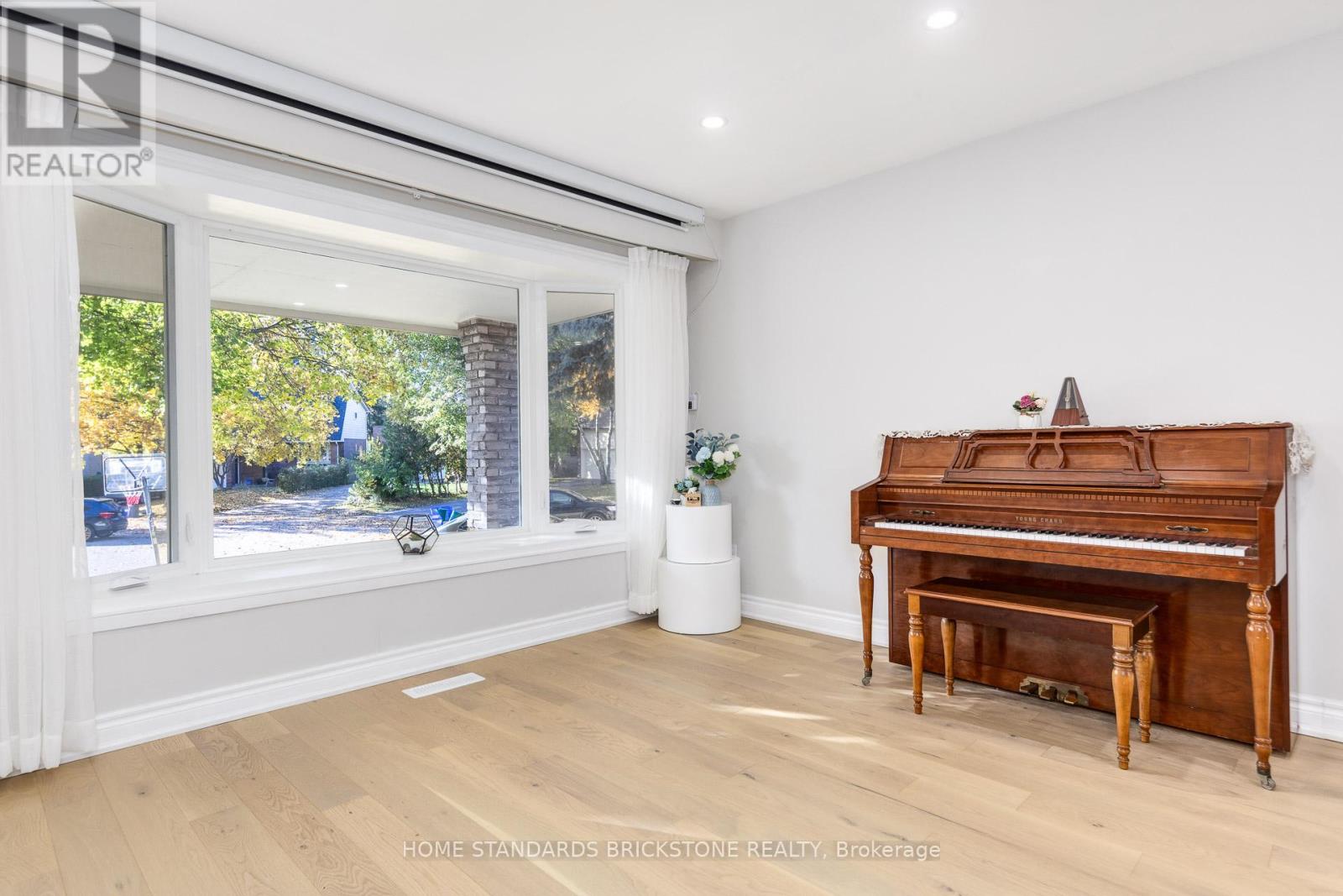 25 Hester Court, Markham, Ontario  L3T 3K4 - Photo 7 - N12814640