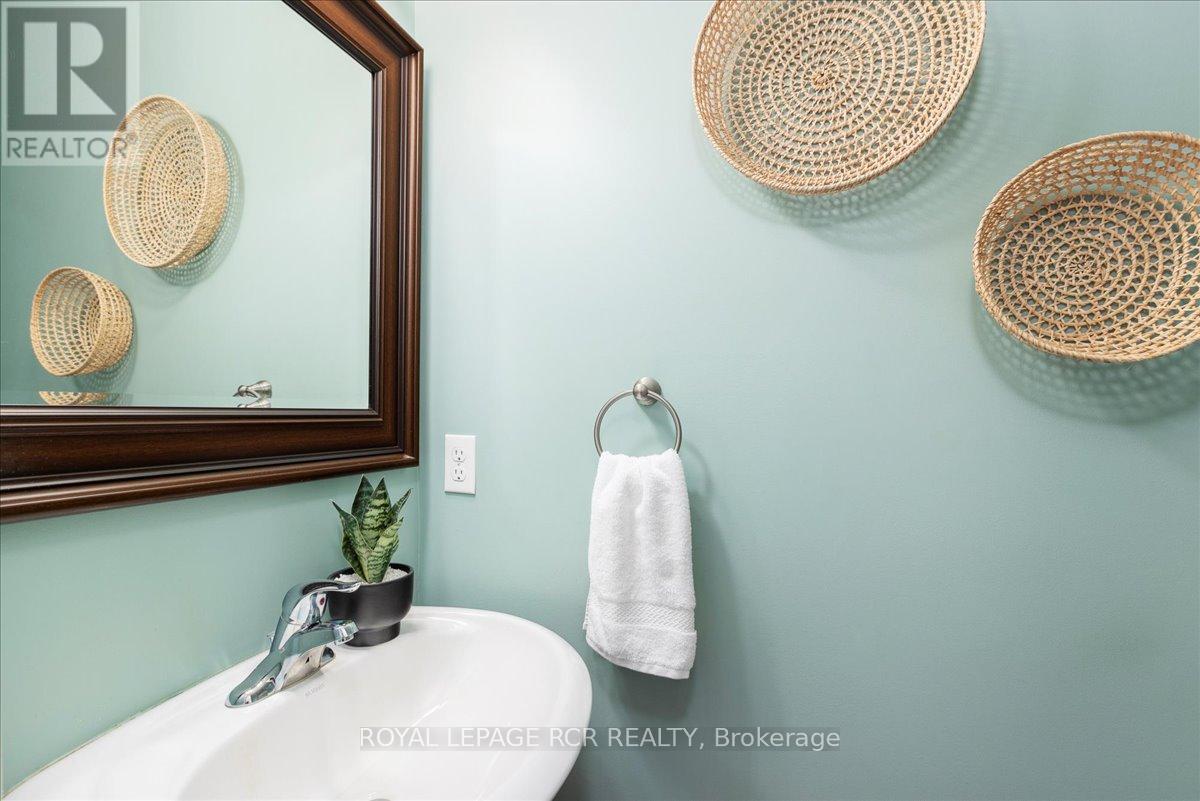 392 Kwapis Boulevard, Newmarket, Ontario  L3X 3H4 - Photo 11 - N12814652