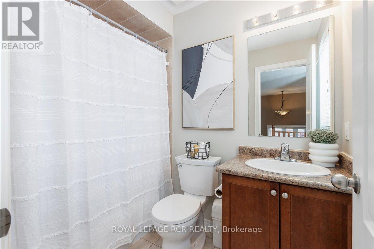 392 Kwapis Boulevard, Newmarket, Ontario  L3X 3H4 - Photo 25 - N12814652