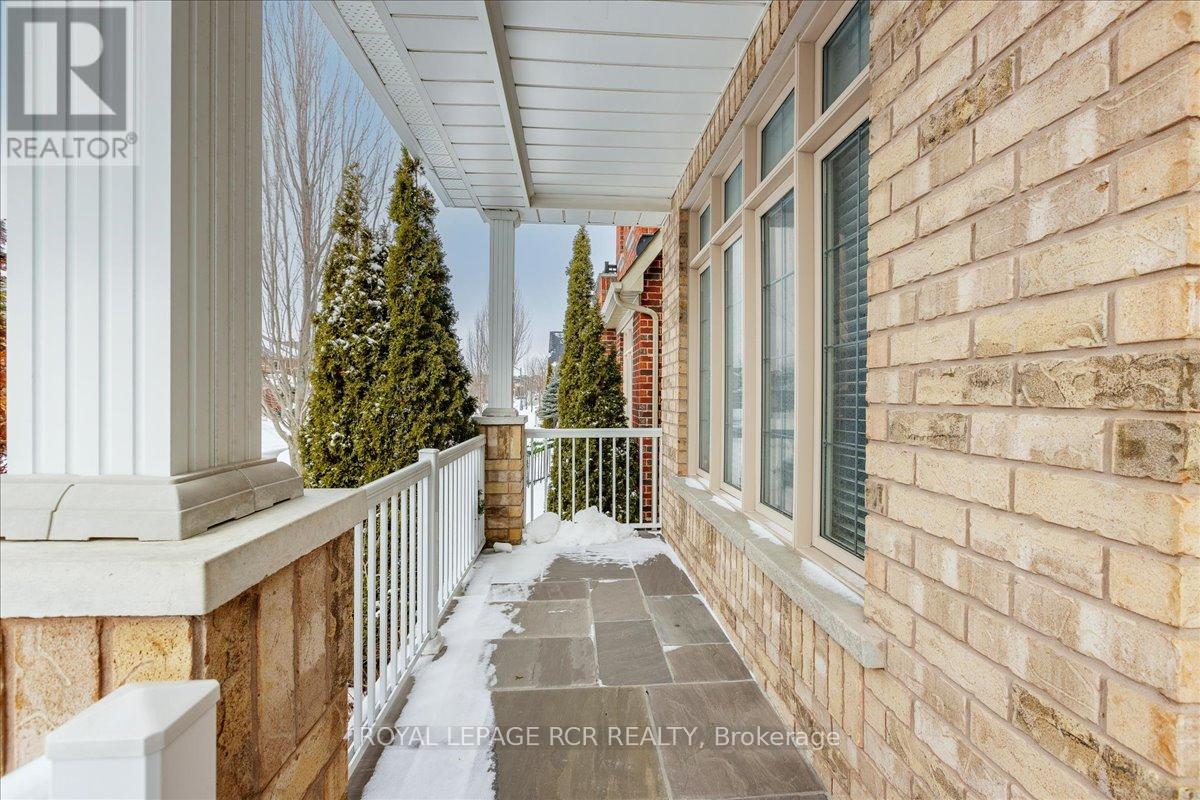 392 Kwapis Boulevard, Newmarket, Ontario  L3X 3H4 - Photo 3 - N12814652