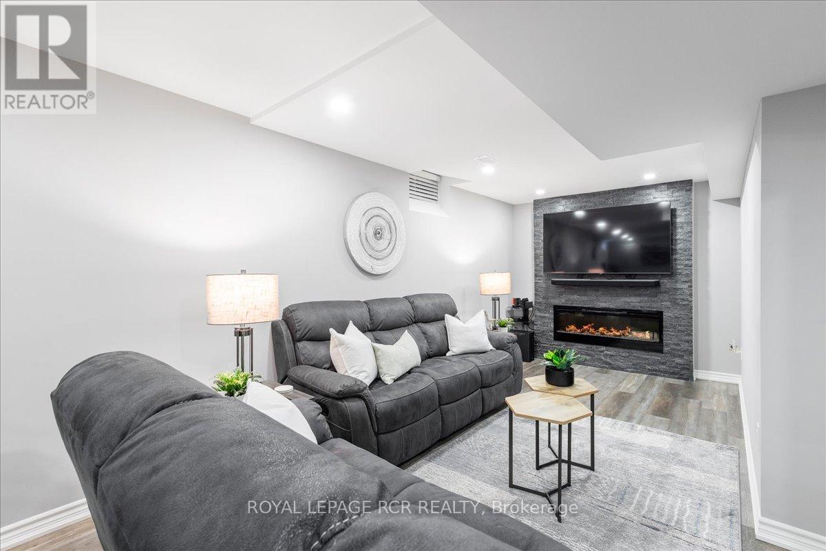 392 Kwapis Boulevard, Newmarket, Ontario  L3X 3H4 - Photo 30 - N12814652