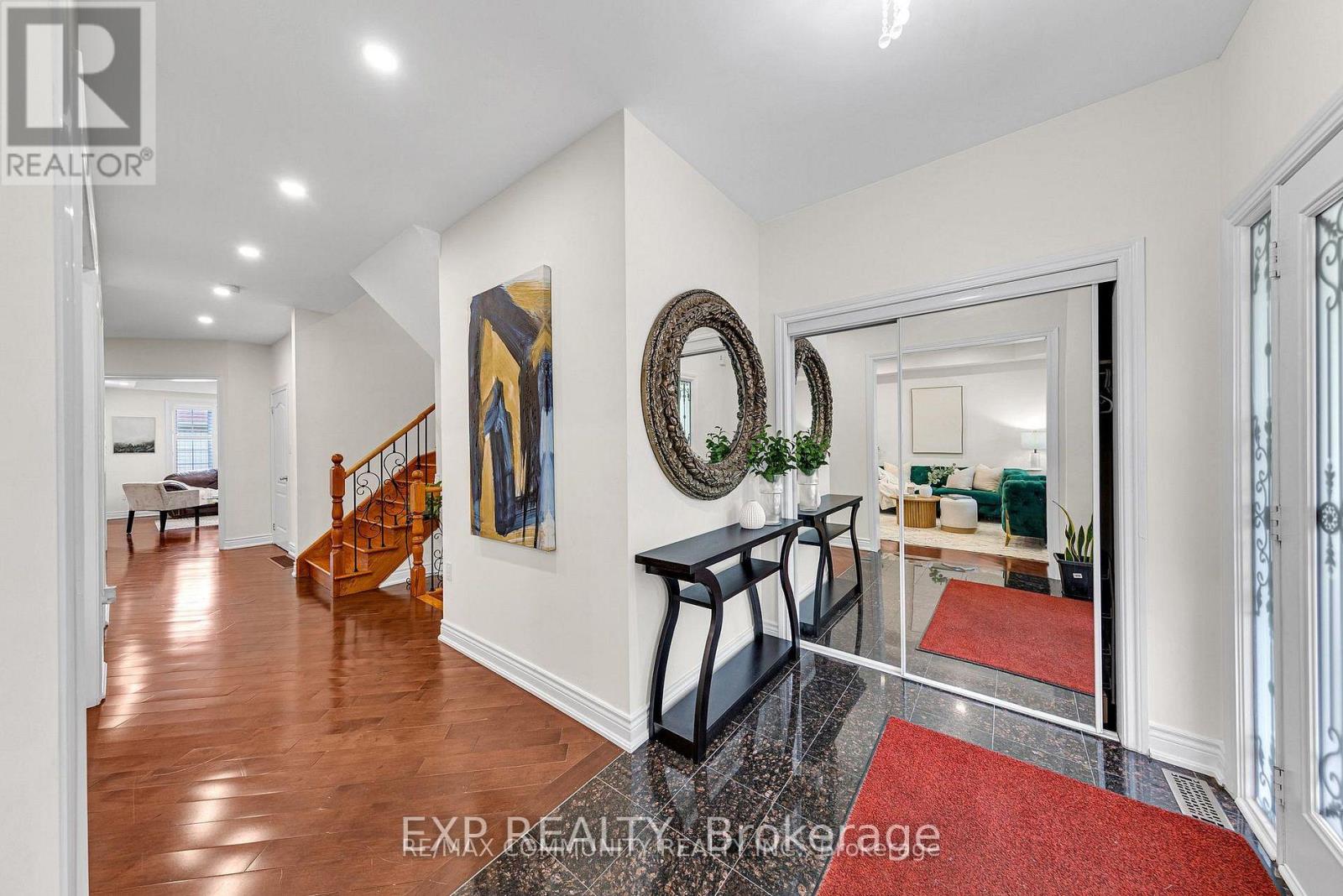 17 Rouge Bank Drive, Markham, Ontario  L6B 1A8 - Photo 3 - N12814704