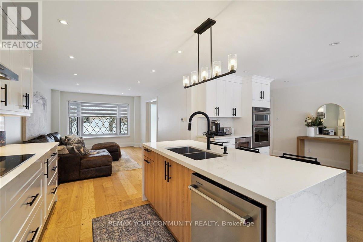 297 Burford Street, Newmarket, Ontario  L3Y 6E7 - Photo 11 - N12814770