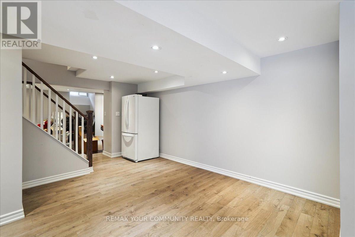 297 Burford Street, Newmarket, Ontario  L3Y 6E7 - Photo 29 - N12814770