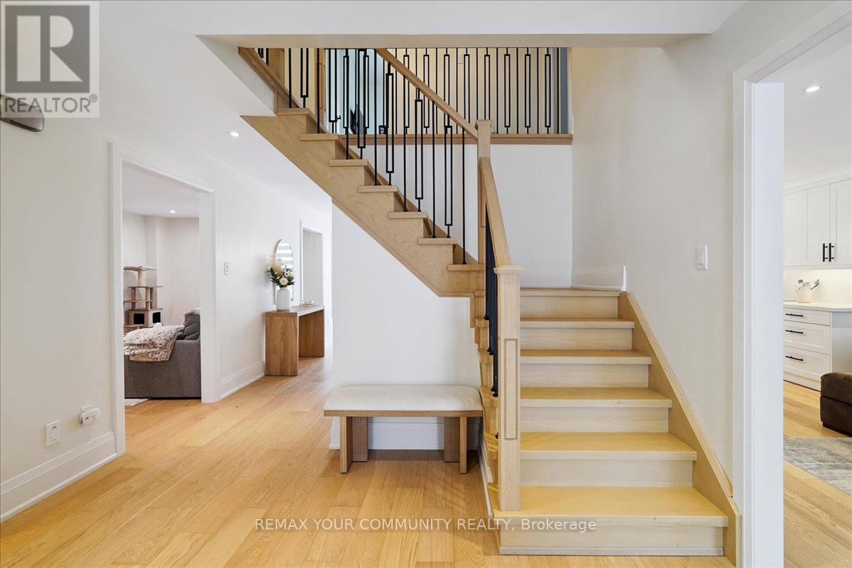 297 Burford Street, Newmarket, Ontario  L3Y 6E7 - Photo 5 - N12814770