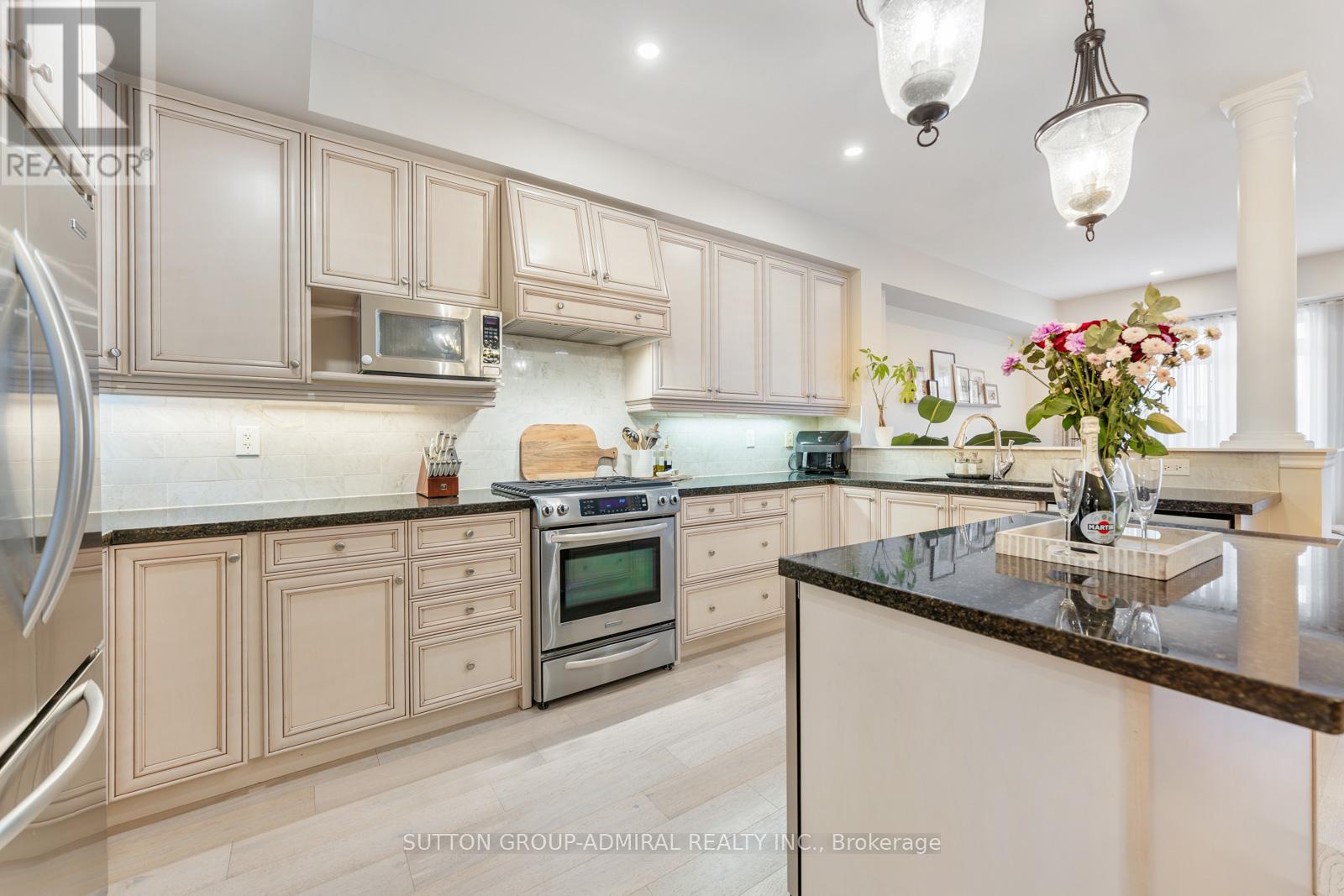 5 Millhouse Court, Vaughan, Ontario  L6A 4J4 - Photo 8 - N12814788