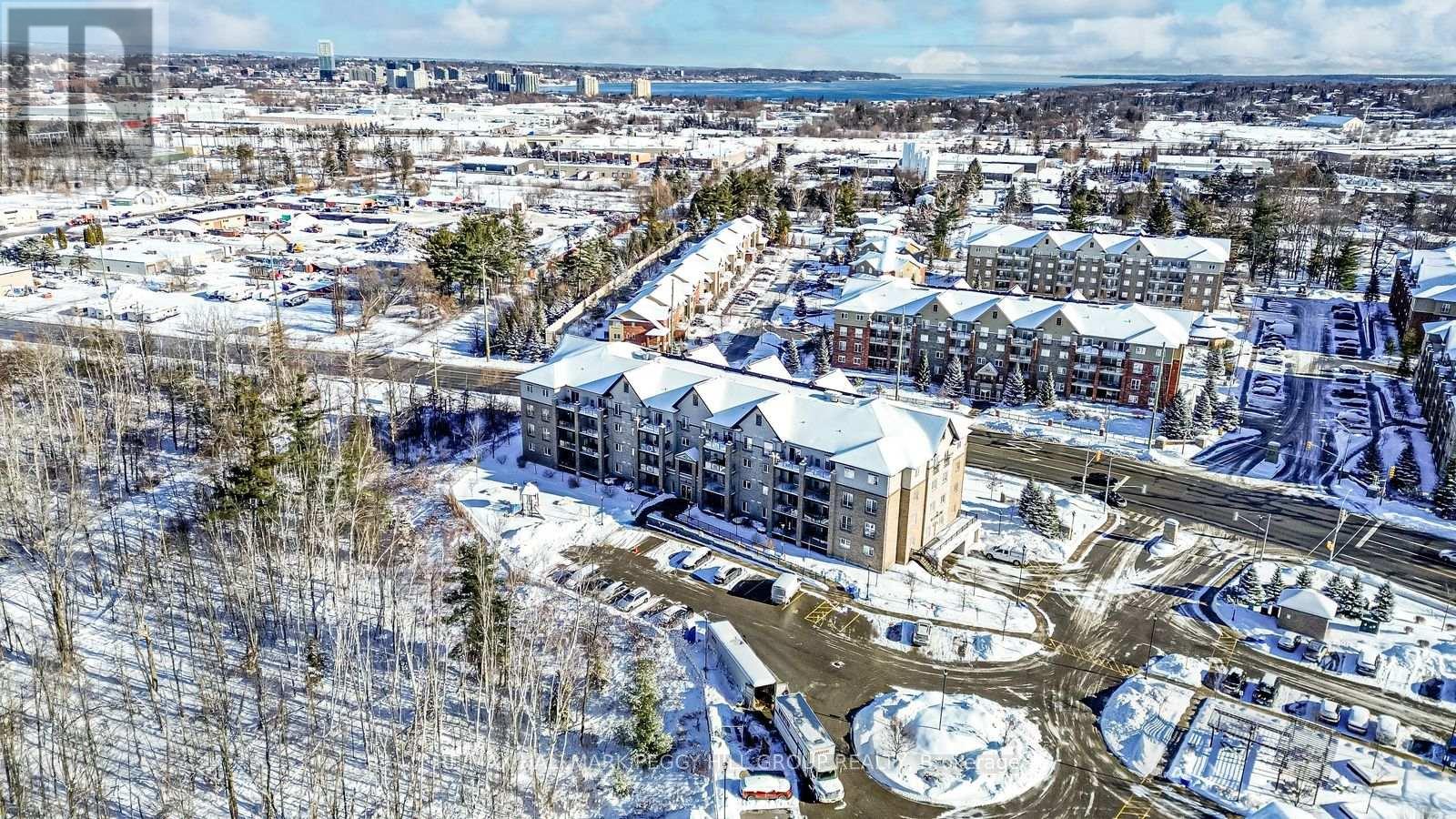 402 - 40 Ferndale Drive S, Barrie, Ontario  L4N 2L3 - Photo 13 - S12814600