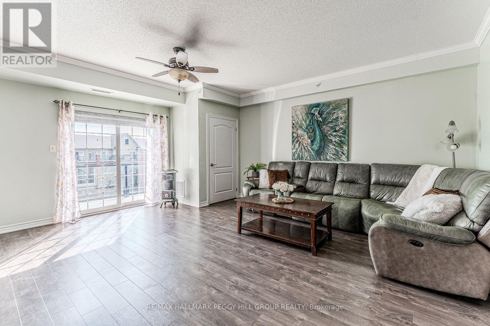 402 - 40 Ferndale Drive S, Barrie, Ontario  L4N 2L3 - Photo 2 - S12814600