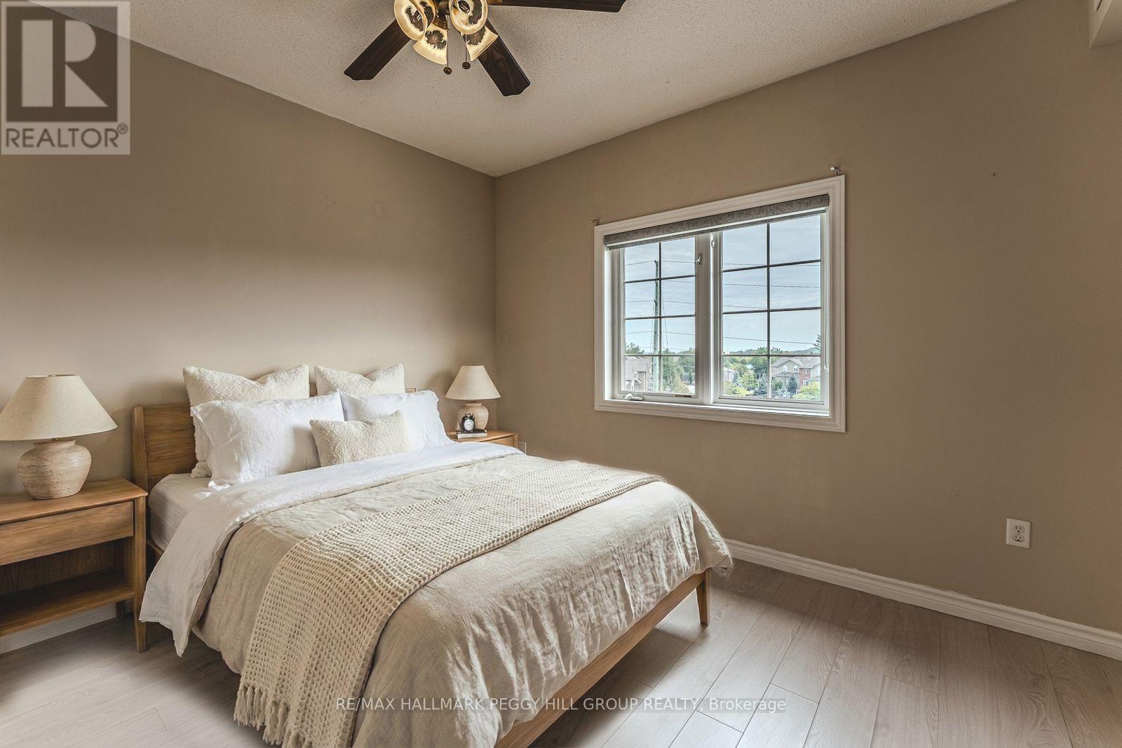 402 - 40 Ferndale Drive S, Barrie, Ontario  L4N 2L3 - Photo 7 - S12814600