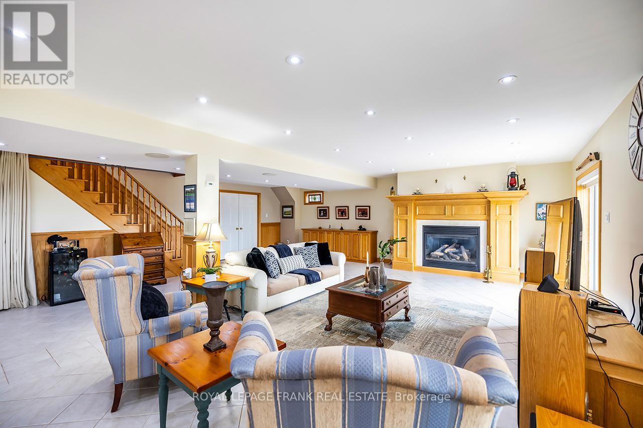 202 Southcrest Drive, Kawartha Lakes, Ontario  L0C 1G0 - Photo 35 - X12814508