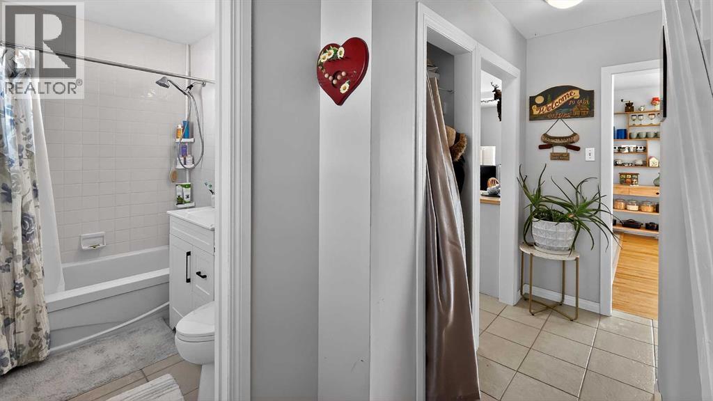 11 Mountain Vista Drive, Hill Spring, Alberta  T0K 1E0 - Photo 2 - A2287977