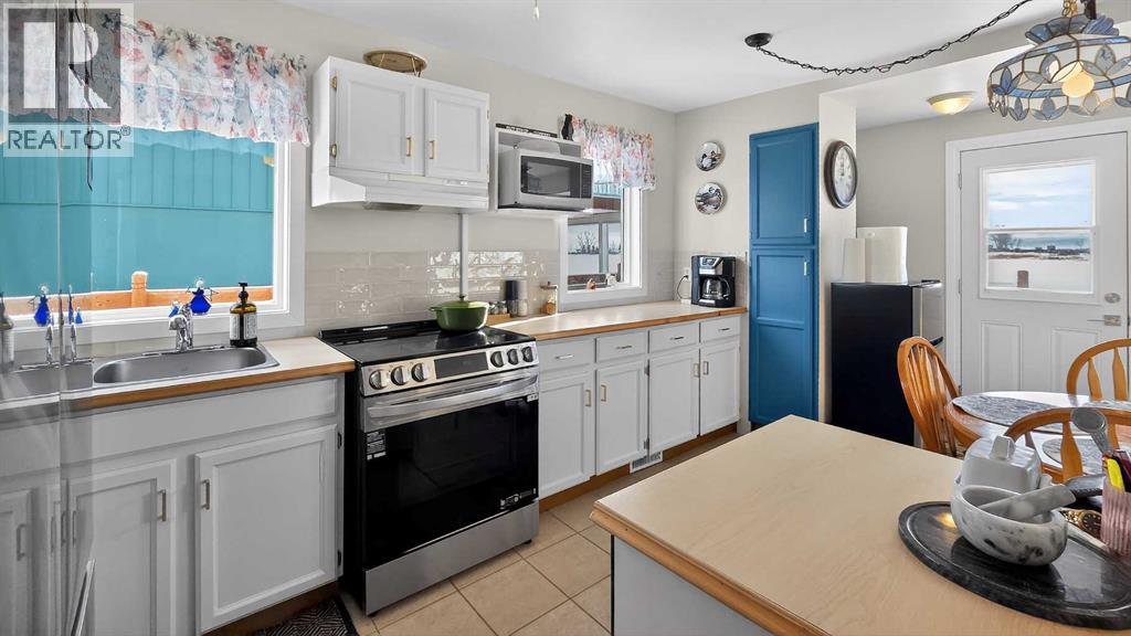 11 Mountain Vista Drive, Hill Spring, Alberta  T0K 1E0 - Photo 4 - A2287977