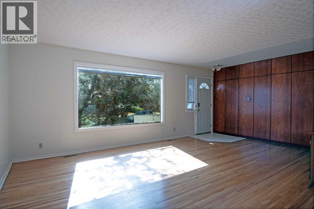 4328 Greenview Drive Ne, Calgary, Alberta  T2E 5R4 - Photo 12 - A2258949