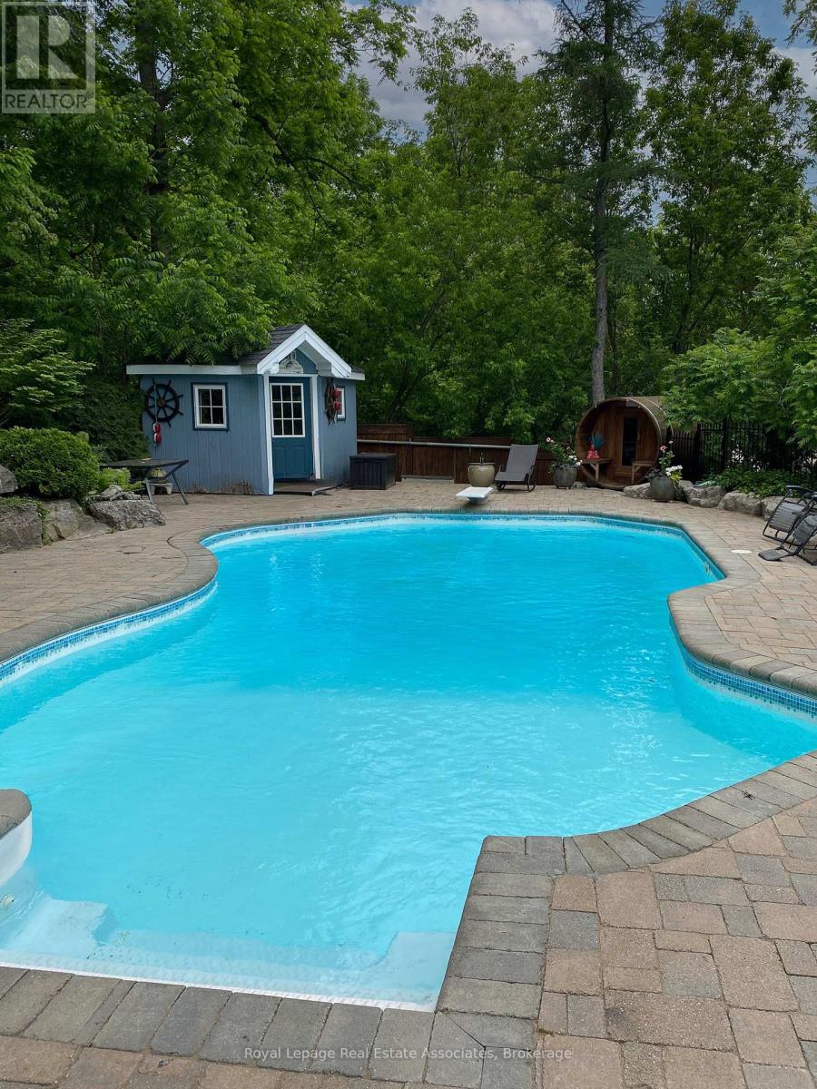 13931 Cromar Court, Halton Hills, Ontario  L7G 4S5 - Photo 47 - W12814504