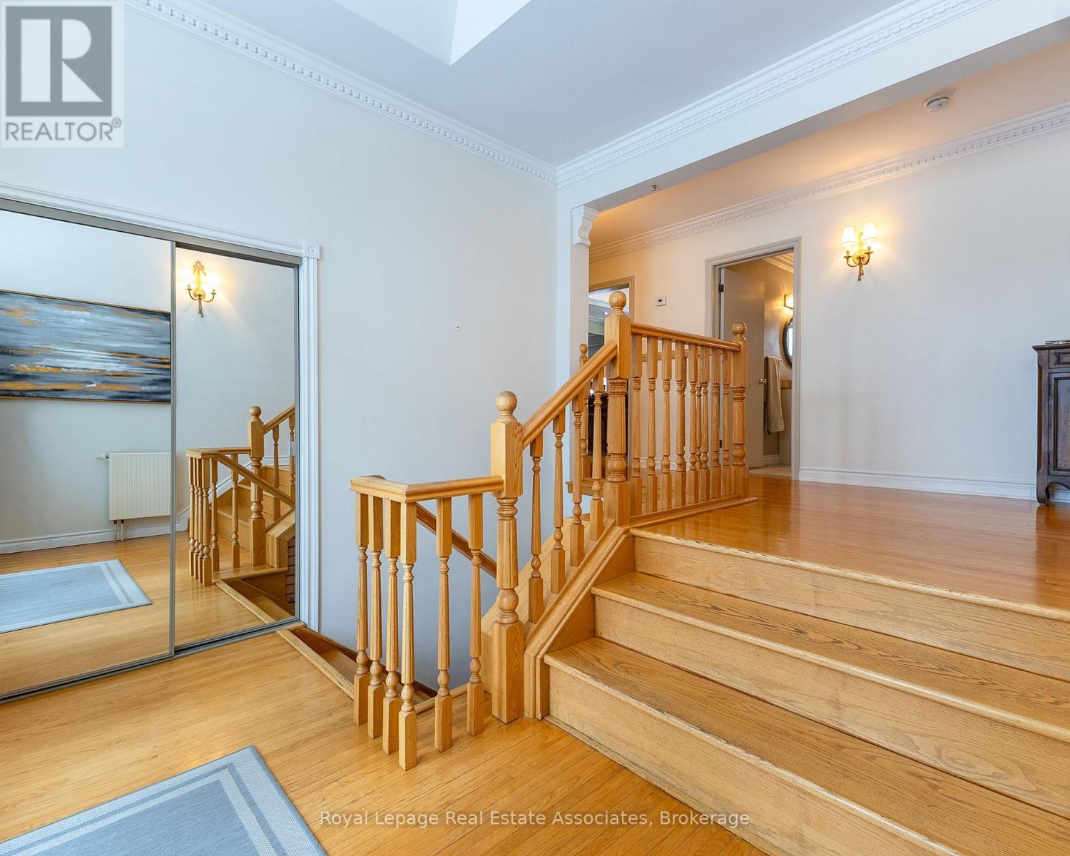 13931 Cromar Court, Halton Hills, Ontario  L7G 4S5 - Photo 5 - W12814504