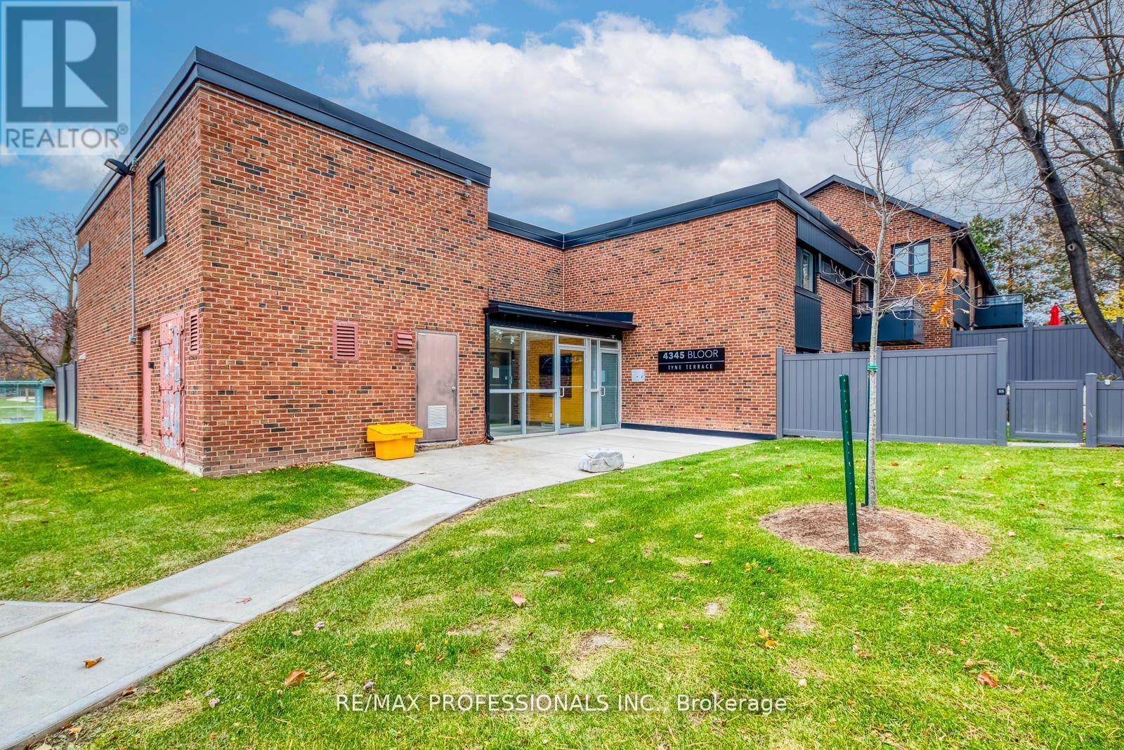 51 - 4345 Bloor Street W, Toronto, Ontario  M9C 2A4 - Photo 3 - W12814580