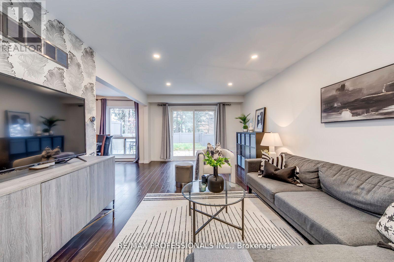 51 - 4345 Bloor Street W, Toronto, Ontario  M9C 2A4 - Photo 7 - W12814580