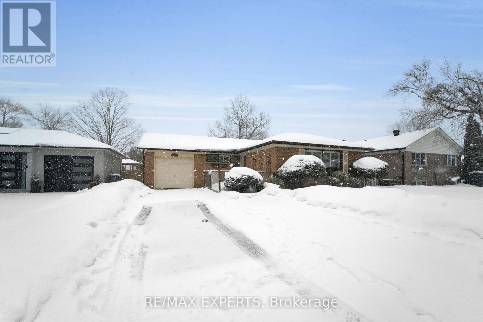 19 Burgby Avenue, Brampton, Ontario  L6X 2G7 - Photo 5 - W12814616