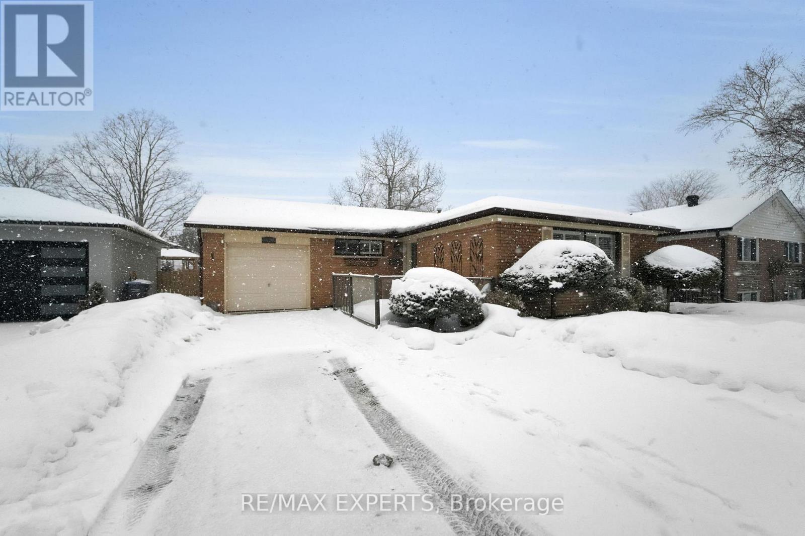 19 Burgby Avenue, Brampton, Ontario  L6X 2G7 - Photo 6 - W12814616