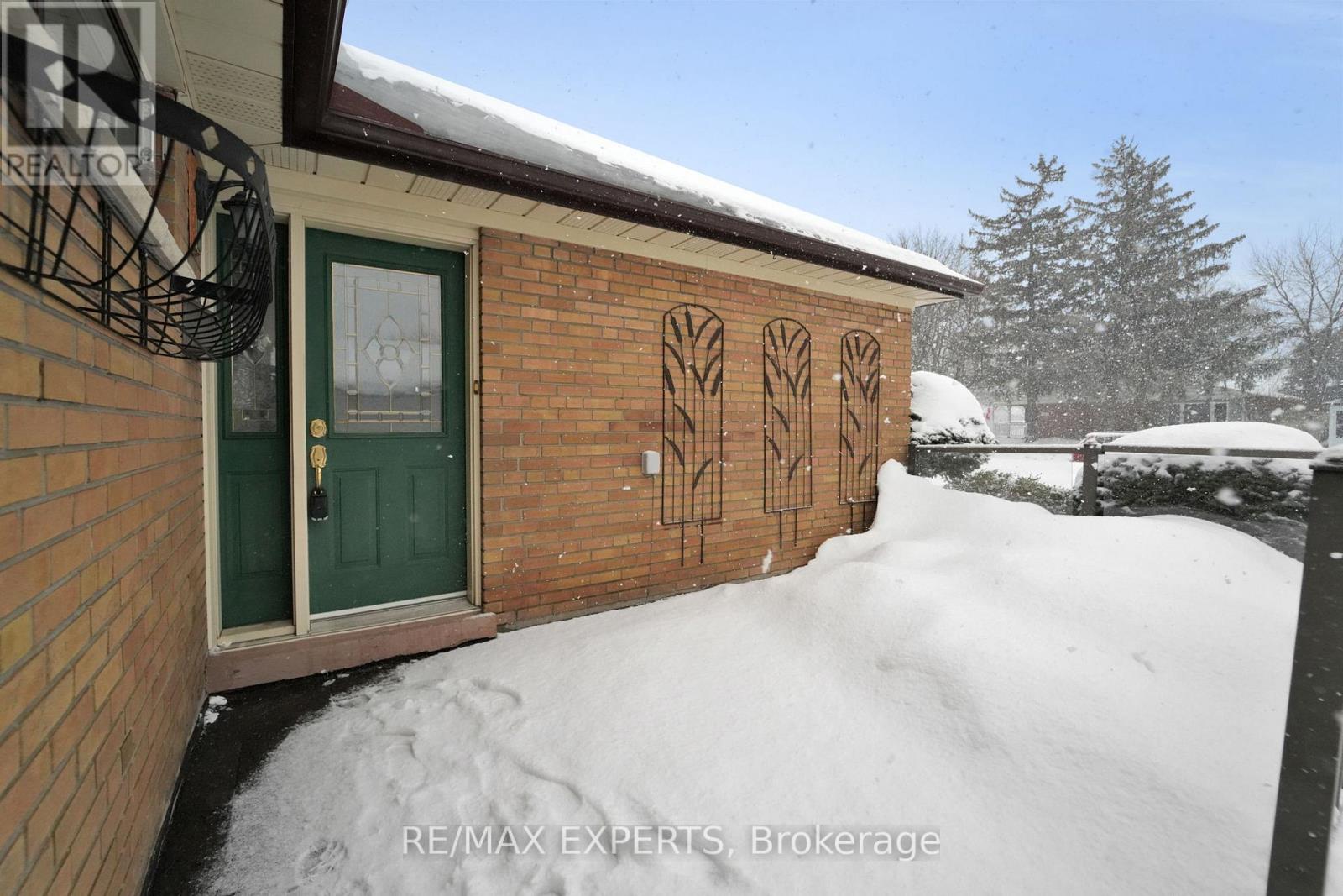 19 Burgby Avenue, Brampton, Ontario  L6X 2G7 - Photo 7 - W12814616