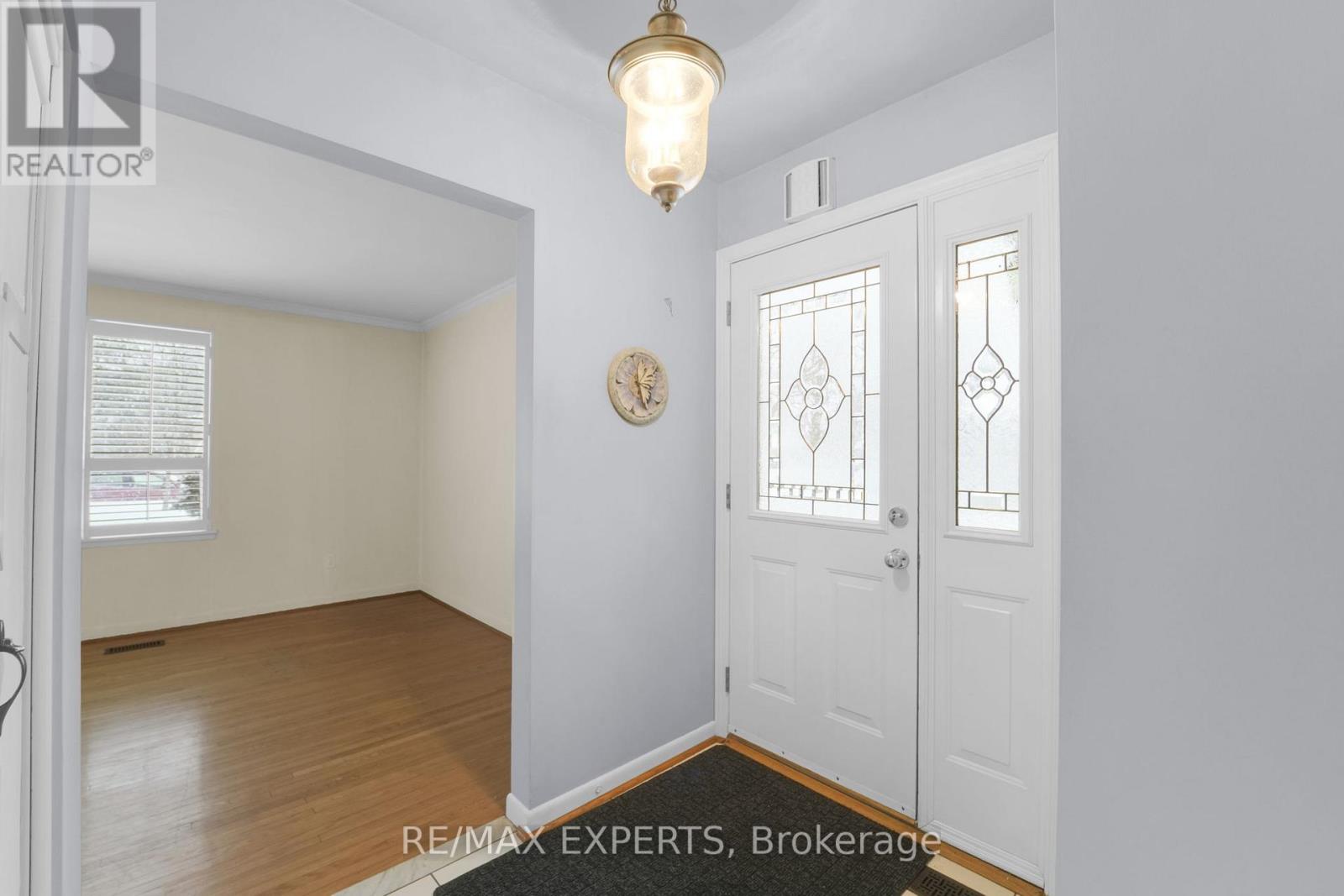 19 Burgby Avenue, Brampton, Ontario  L6X 2G7 - Photo 8 - W12814616