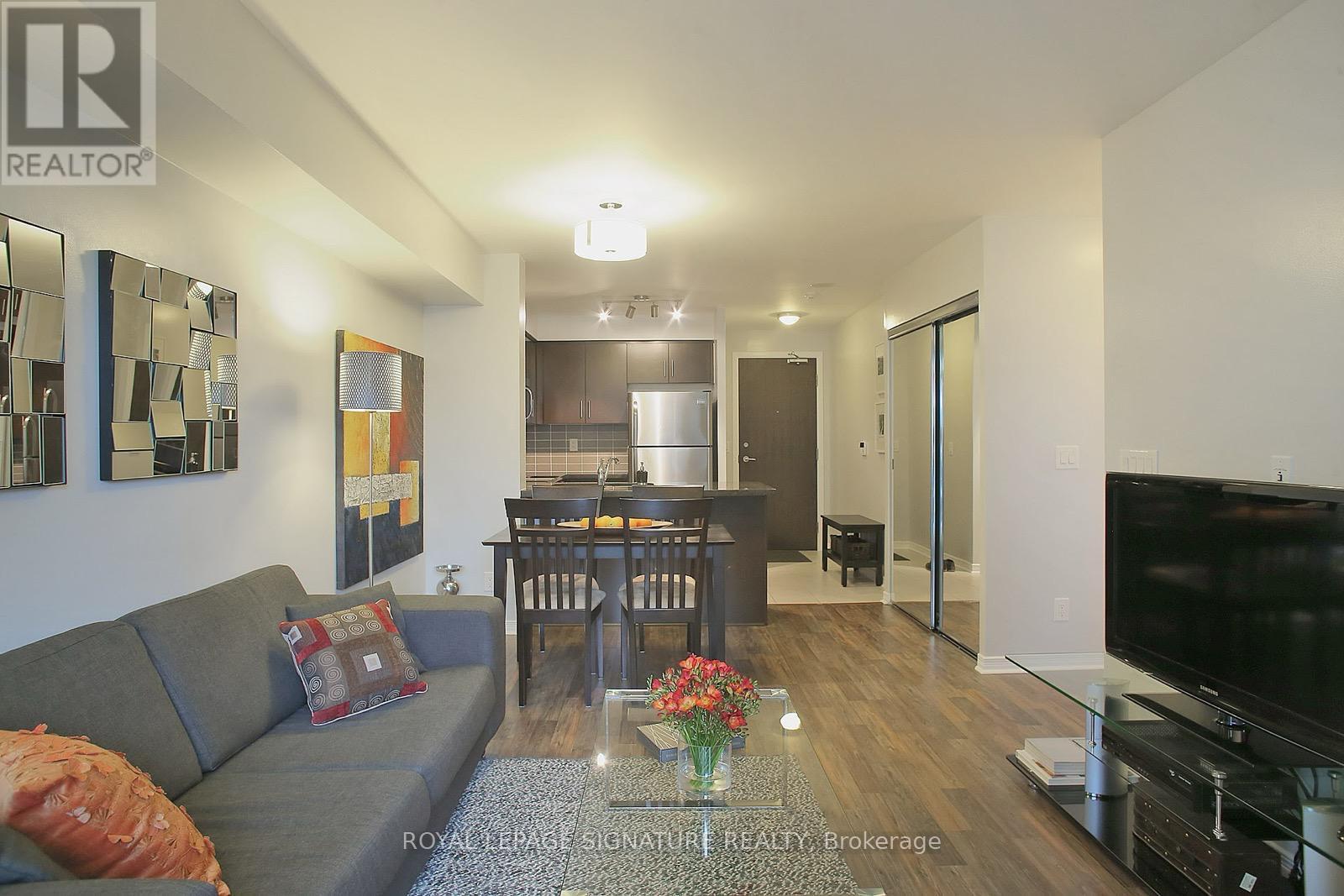 1401 - 3 Michael Power Place, Toronto, Ontario  M9A 0A2 - Photo 2 - W12814674