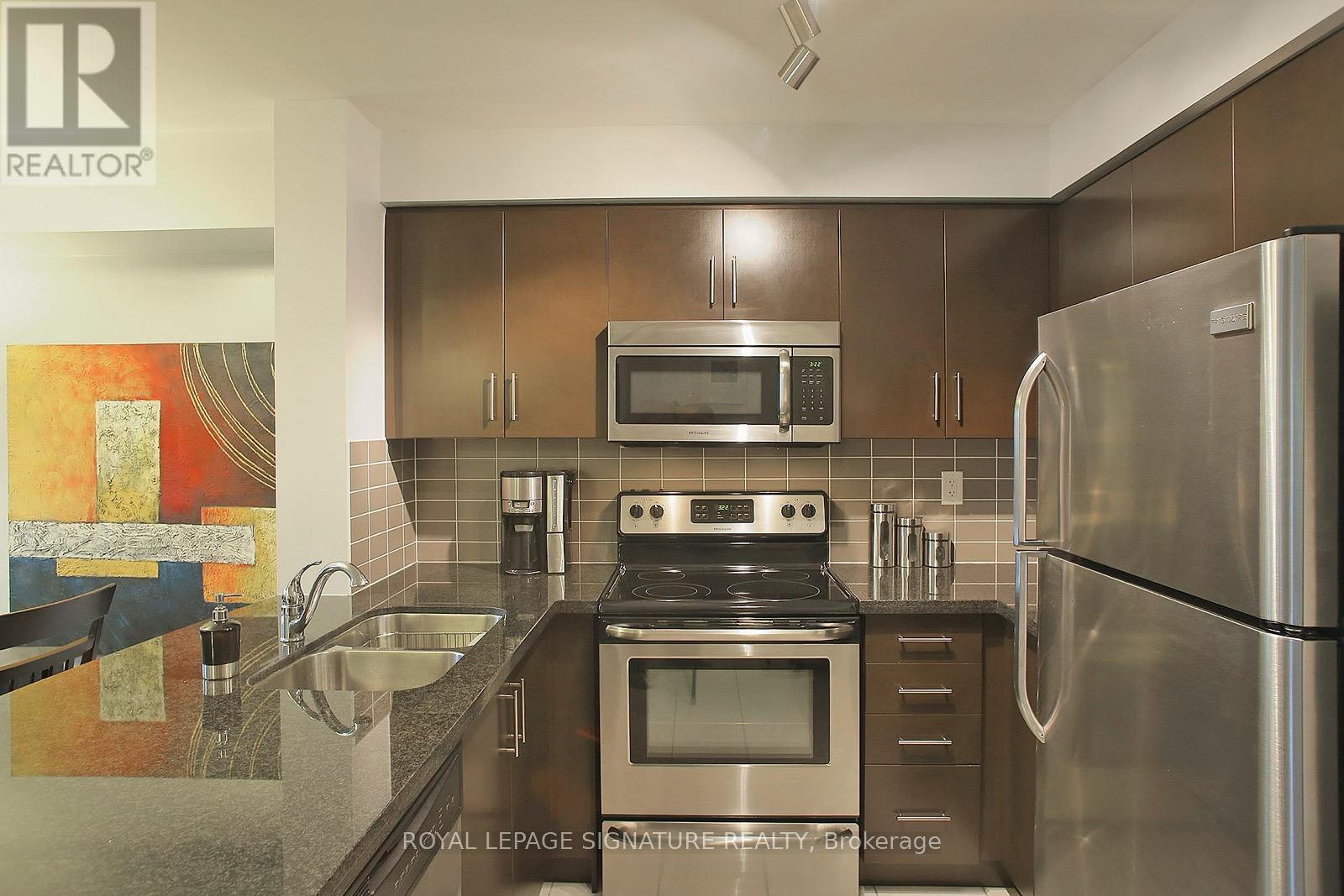 1401 - 3 Michael Power Place, Toronto, Ontario  M9A 0A2 - Photo 3 - W12814674