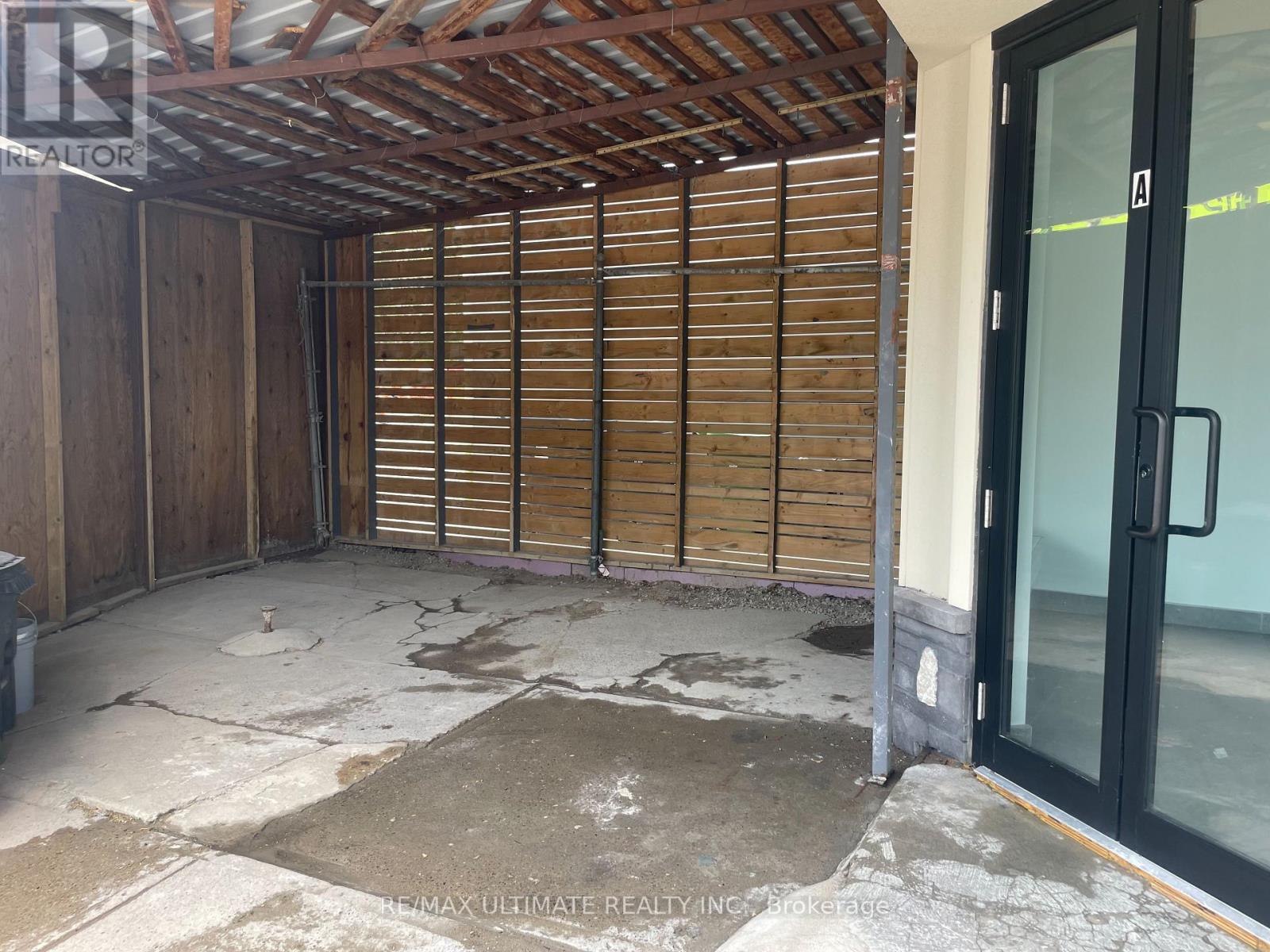 Store - 140 Rogers Road, Toronto, Ontario  M6E 1P7 - Photo 14 - W12814678