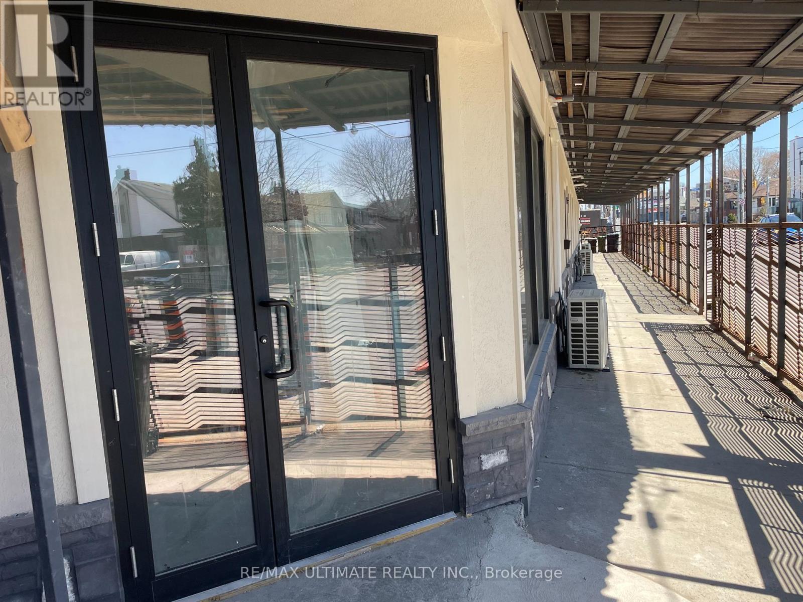 Store - 140 Rogers Road, Toronto, Ontario  M6E 1P7 - Photo 6 - W12814678