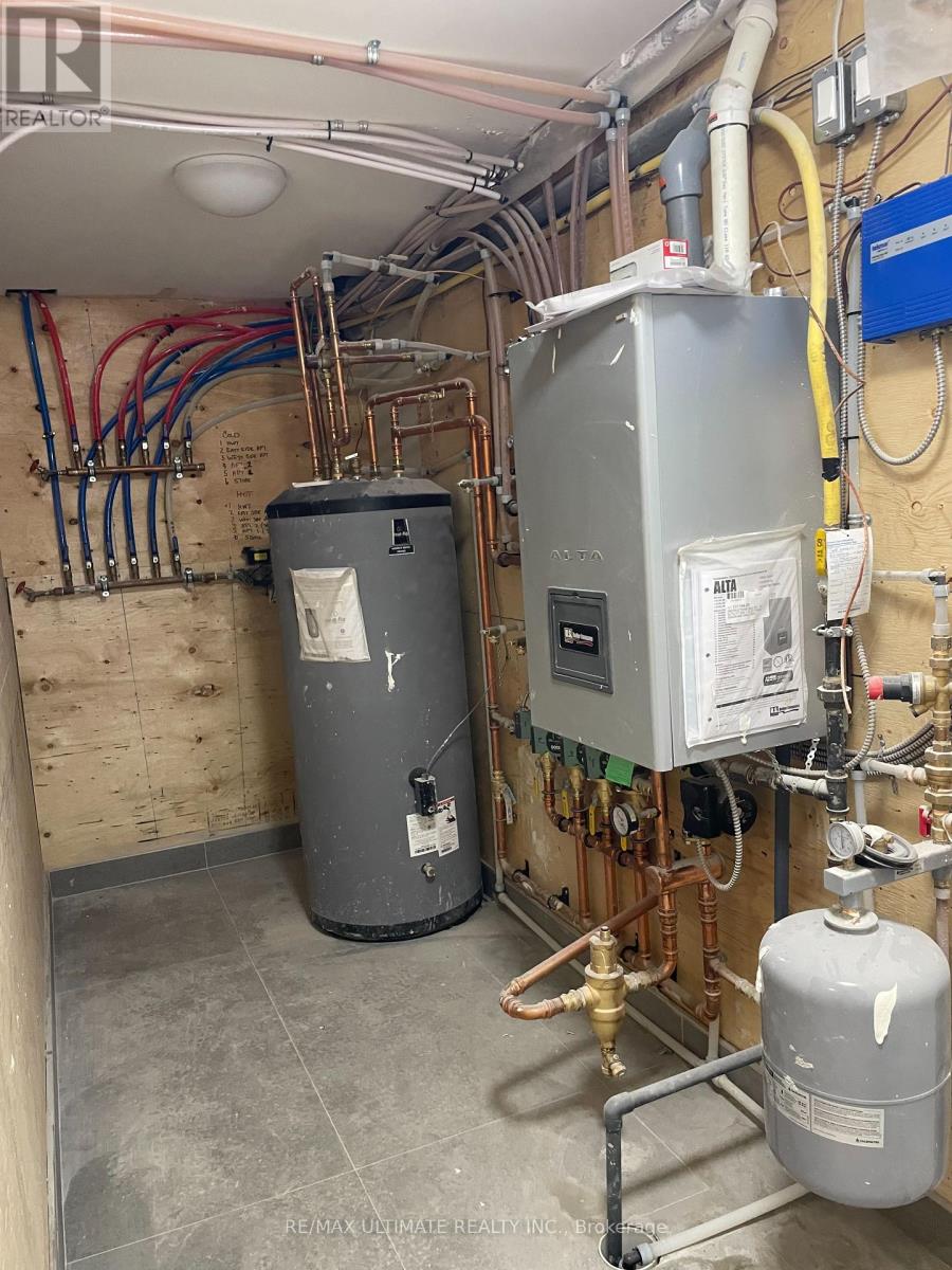 Store - 140 Rogers Road, Toronto, Ontario  M6E 1P7 - Photo 8 - W12814678