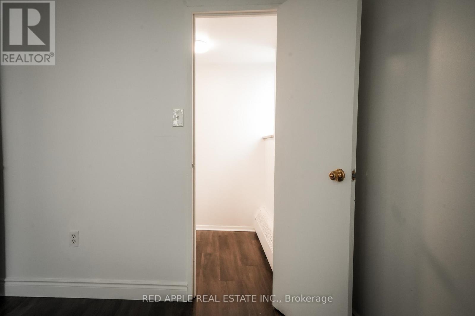 702 - 380 Dixon Road, Toronto, Ontario  M9R 1T3 - Photo 14 - W12814698